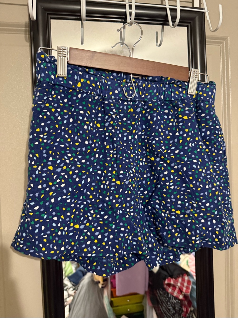 banana republic  Confetti Print Women’s Casual Shorts